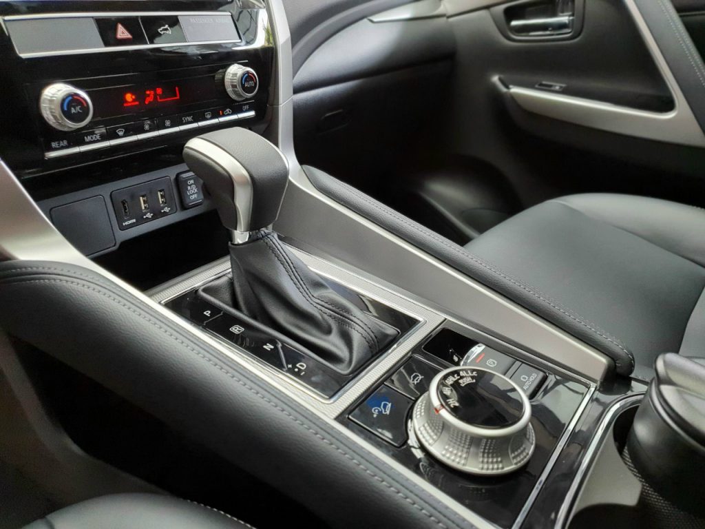 Mitsubishi Motors Việt Hùng